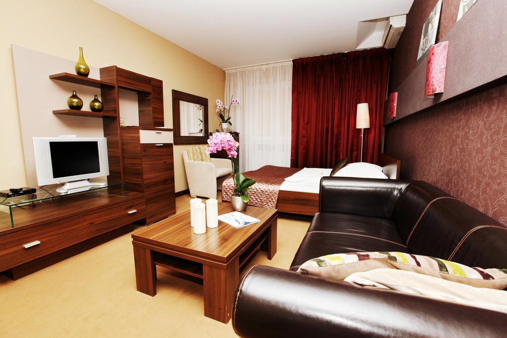 City Hotel Nitra With Free Parking Rum bild