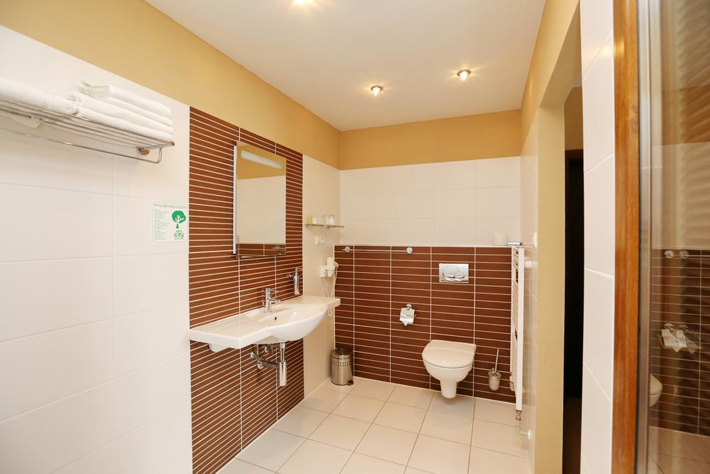 City Hotel Nitra With Free Parking Exteriör bild