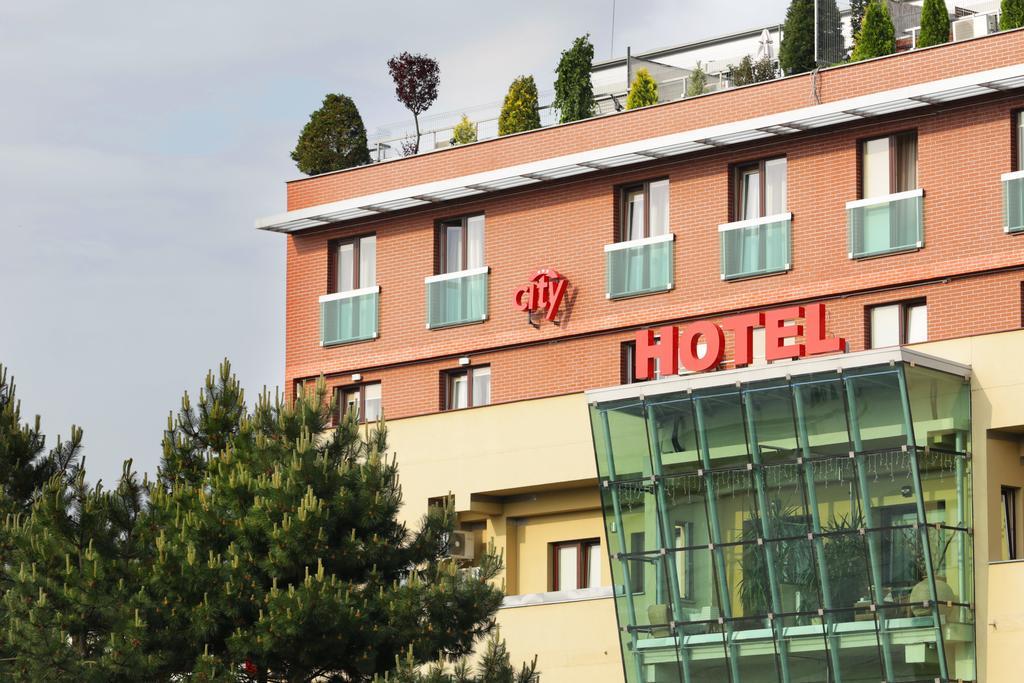 City Hotel Nitra With Free Parking Exteriör bild