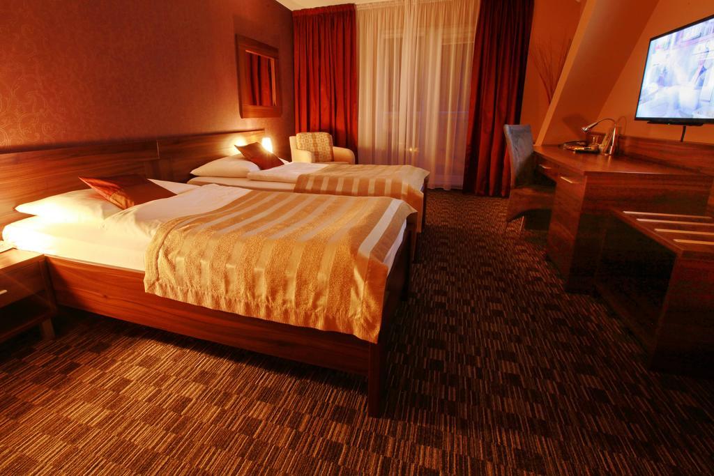 City Hotel Nitra With Free Parking Rum bild
