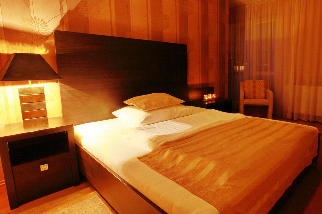 City Hotel Nitra With Free Parking Rum bild