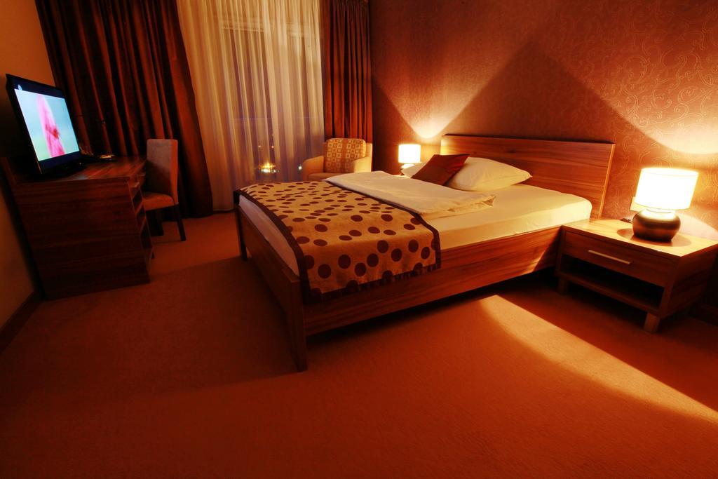 City Hotel Nitra With Free Parking Rum bild