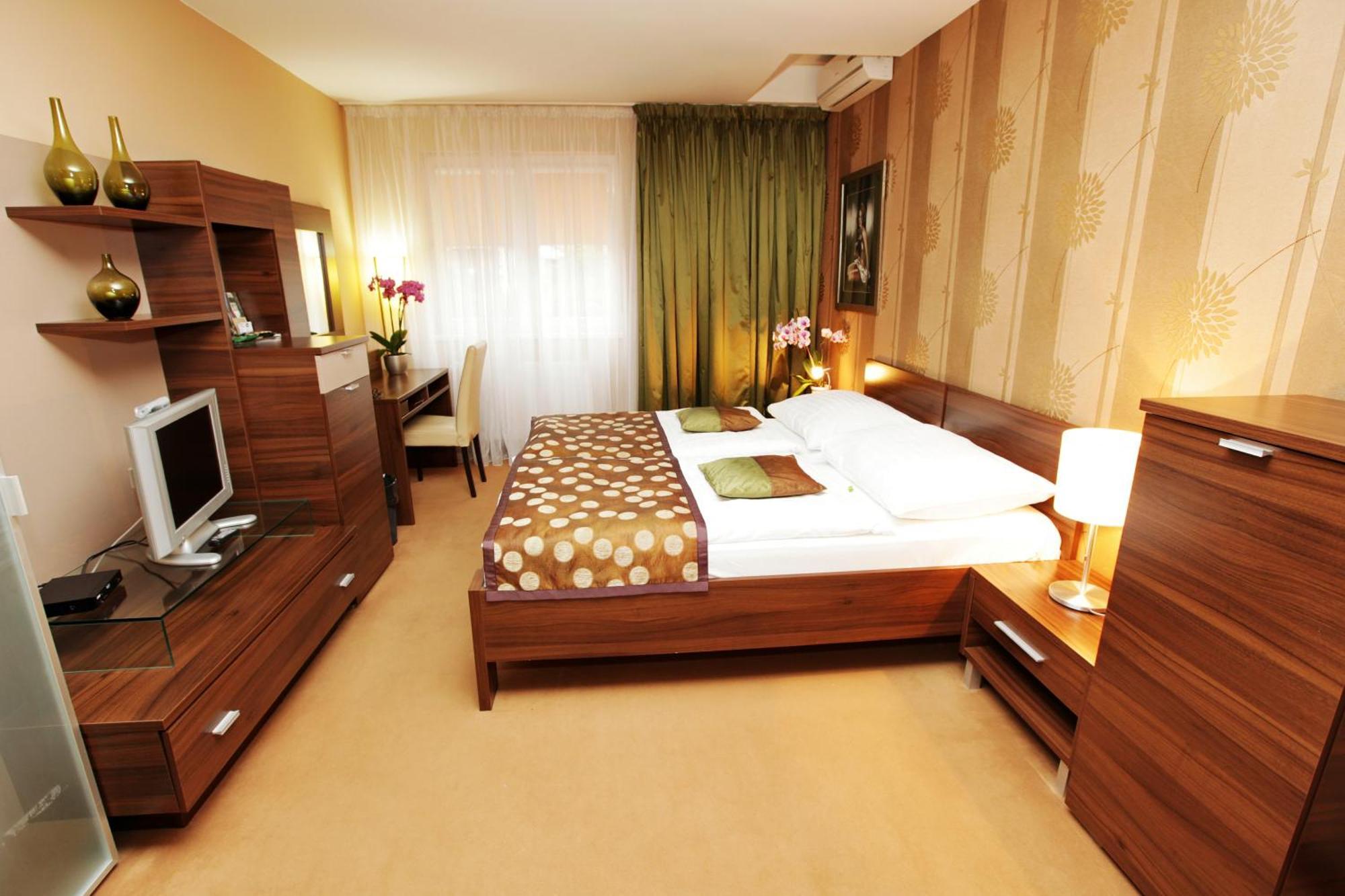 City Hotel Nitra With Free Parking Rum bild