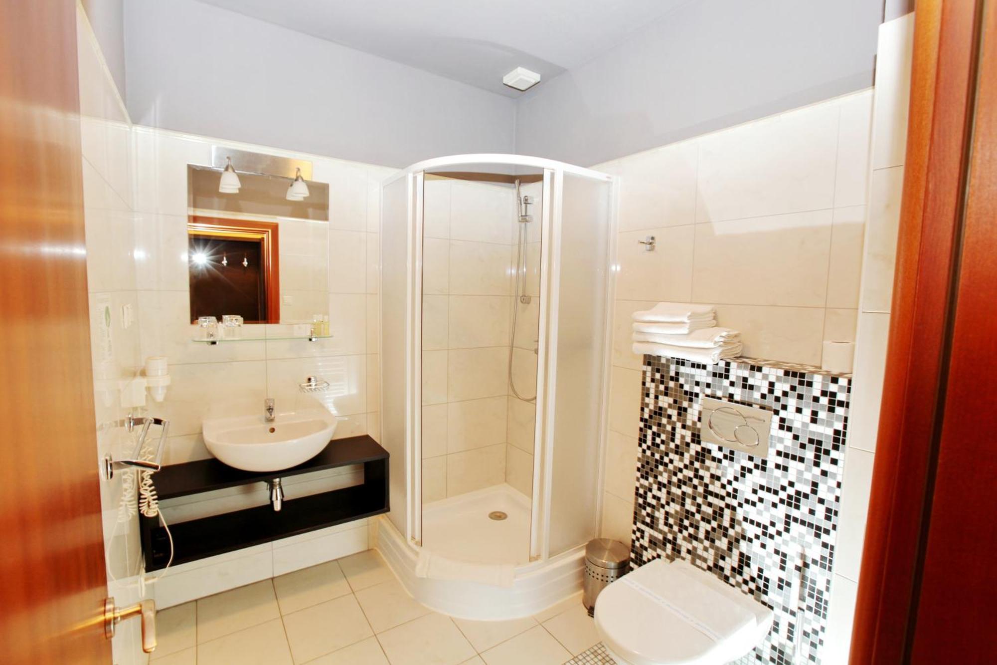 City Hotel Nitra With Free Parking Rum bild